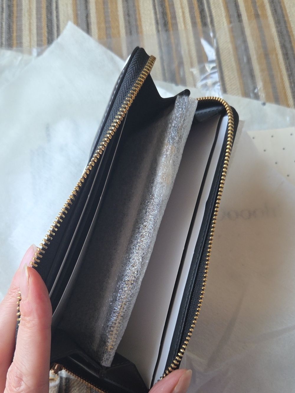 kate spade Rare HTF Kickoff Soccer World Cup Leather Zip Wallet NWT - Picture 10 of 10
